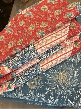 POTTERY BARN Reversible Red & Blue Floral Quilted Bedspread & Shams